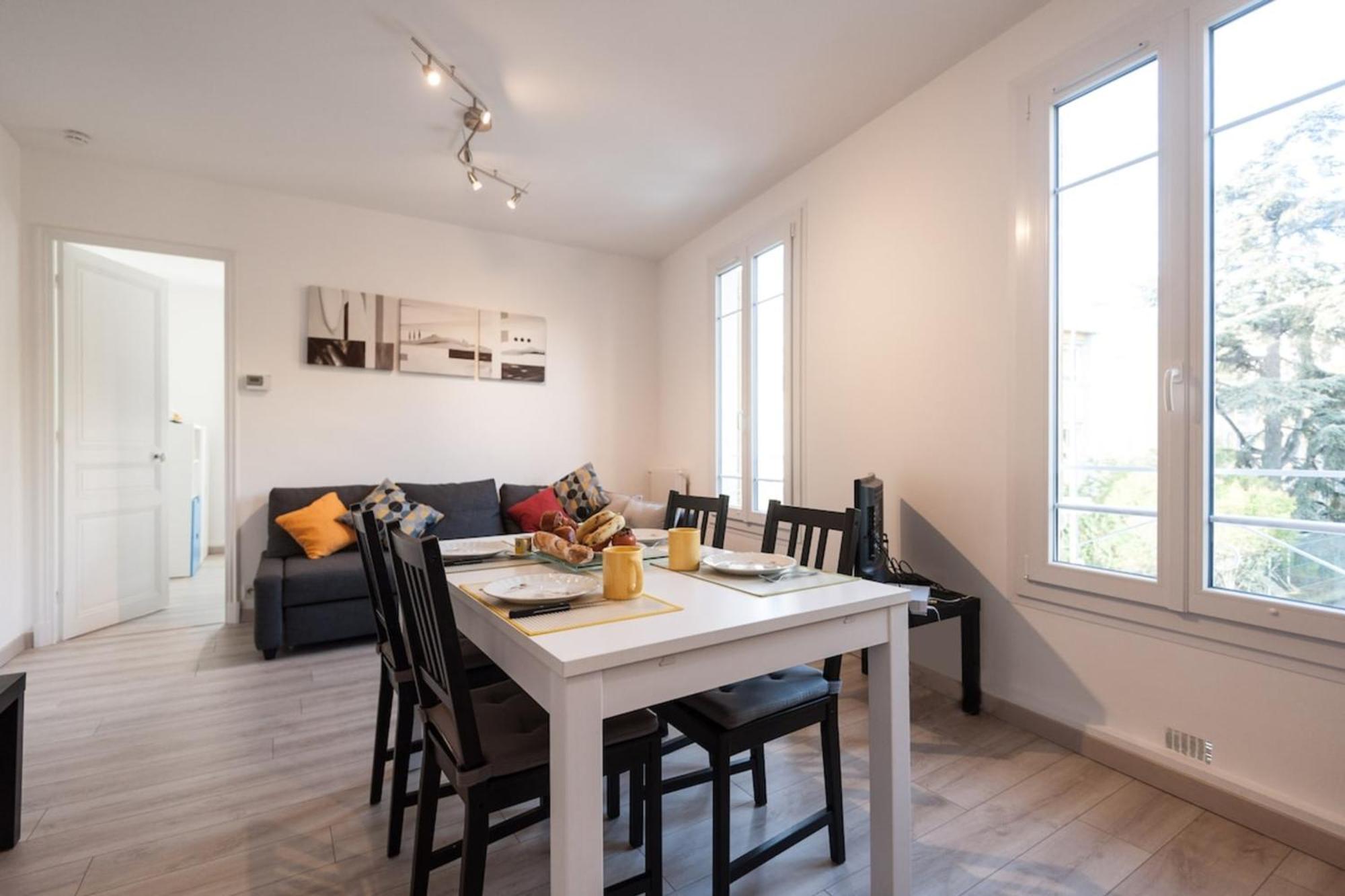 Apartment Explore From Our Cozy & Quiet 2br Aptparking Nice